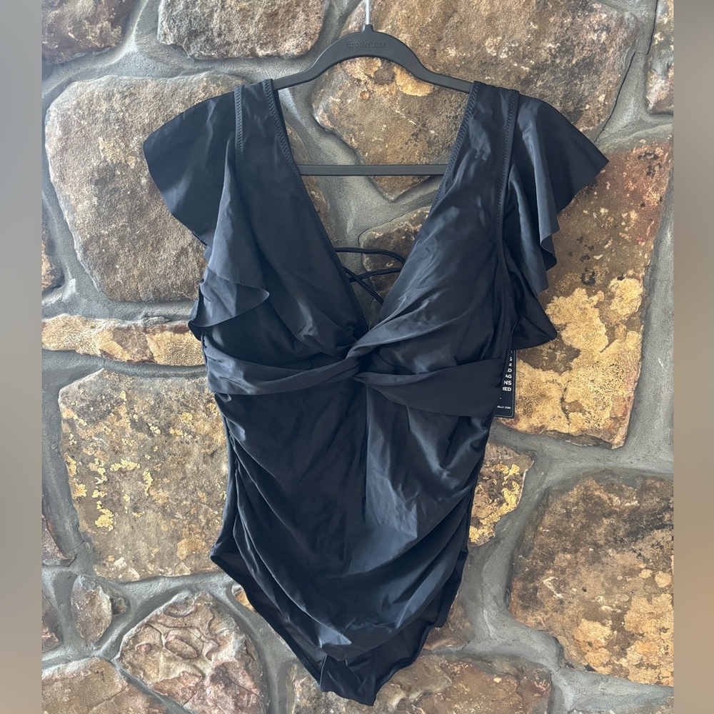 Black One Piece Bathing Suit. New with Tags. So cute & flattering! 🖤 XXL
